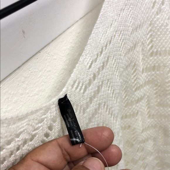 Chic White Women's Cardigan - Picture 4 of 5